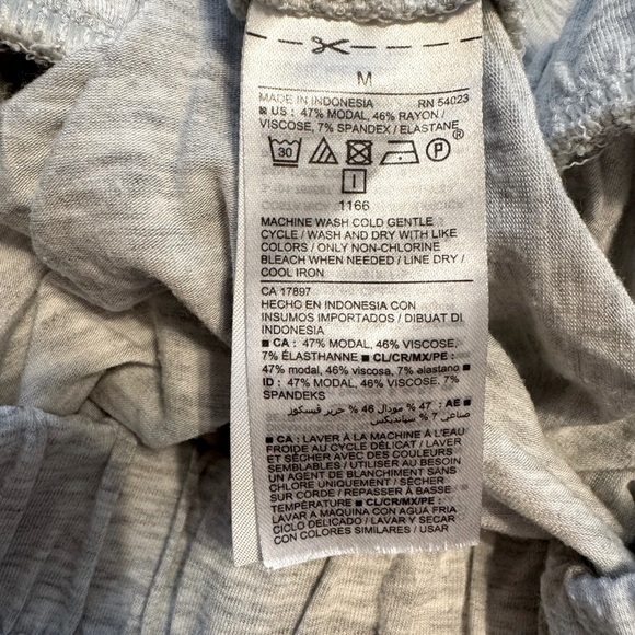 Old Navy Gray Lightweight Shorts - Picture 4 of 4